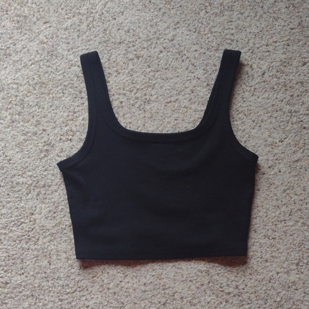 SHEIN Black Fitted Sleeveless Crop Tank Top